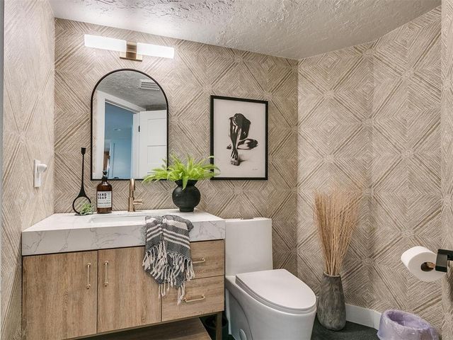 2904 Castlewood Drive, Norman, OK 73072