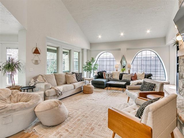 2904 Castlewood Drive, Norman, OK 73072