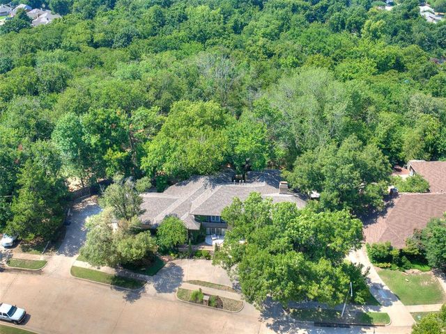 2904 Castlewood Drive, Norman, OK 73072