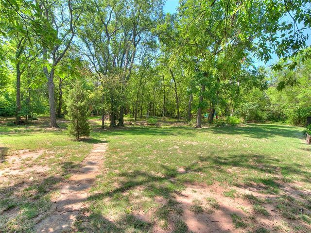 2904 Castlewood Drive, Norman, OK 73072