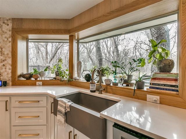 2904 Castlewood Drive, Norman, OK 73072