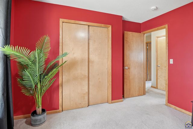 3808 NW Cherry Creek DR, Topeka, KS 66618