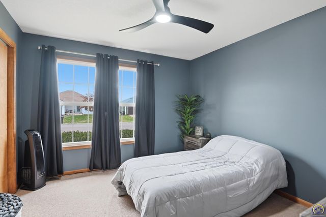 3808 NW Cherry Creek DR, Topeka, KS 66618