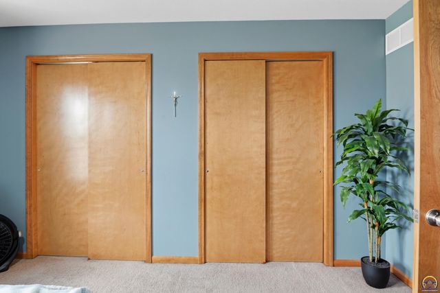 3808 NW Cherry Creek DR, Topeka, KS 66618