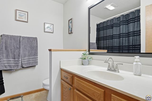 3808 NW Cherry Creek DR, Topeka, KS 66618