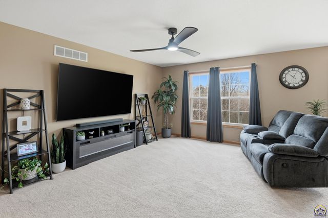 3808 NW Cherry Creek DR, Topeka, KS 66618