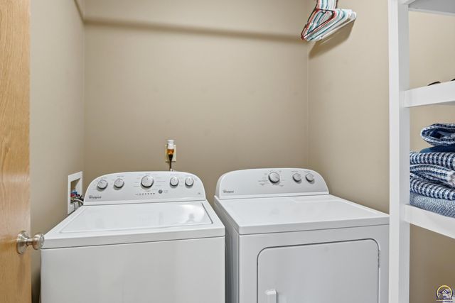 3808 NW Cherry Creek DR, Topeka, KS 66618