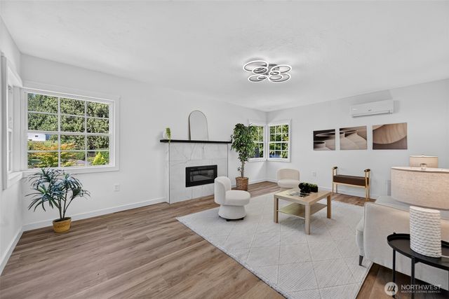 98 Hardie Avenue SW, Renton, WA 98057