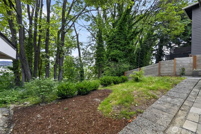 98 Hardie Avenue SW, Renton, WA 98057