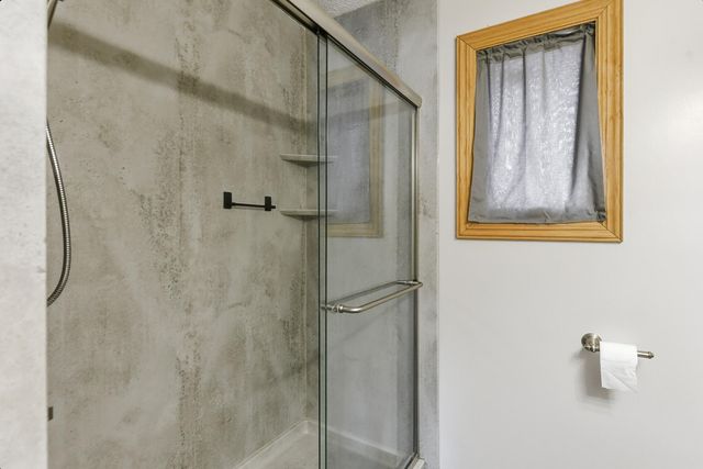 36 WENWOOD Circle, Council Bluffs, IA 51503