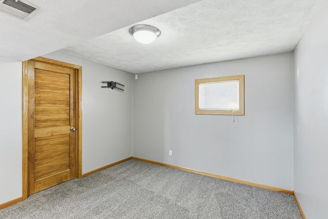 36 WENWOOD Circle, Council Bluffs, IA 51503