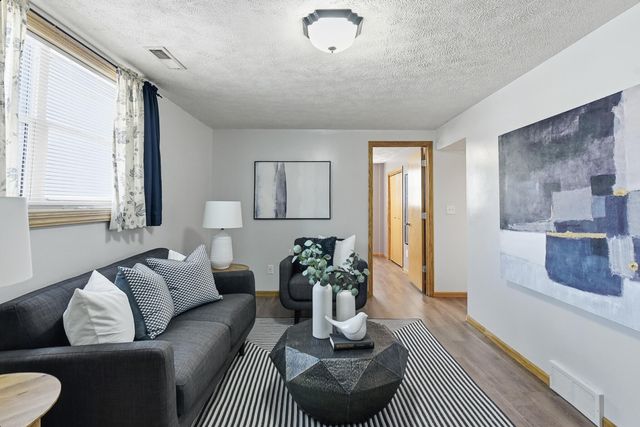 36 WENWOOD Circle, Council Bluffs, IA 51503