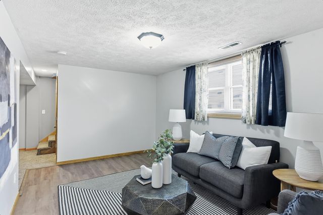 36 WENWOOD Circle, Council Bluffs, IA 51503