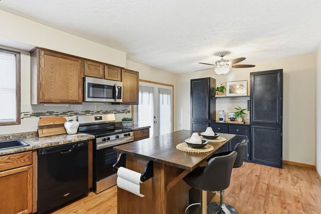 36 WENWOOD Circle, Council Bluffs, IA 51503