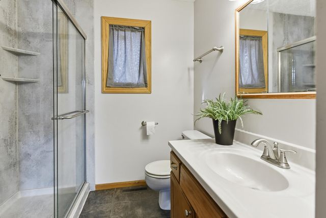 36 WENWOOD Circle, Council Bluffs, IA 51503