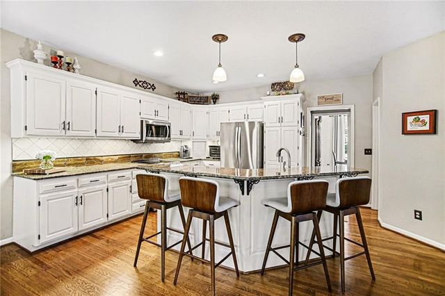 5420 W 132nd Terrace, Overland Park, KS 66209