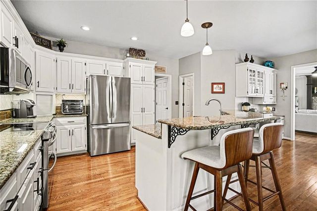 5420 W 132nd Terrace, Overland Park, KS 66209