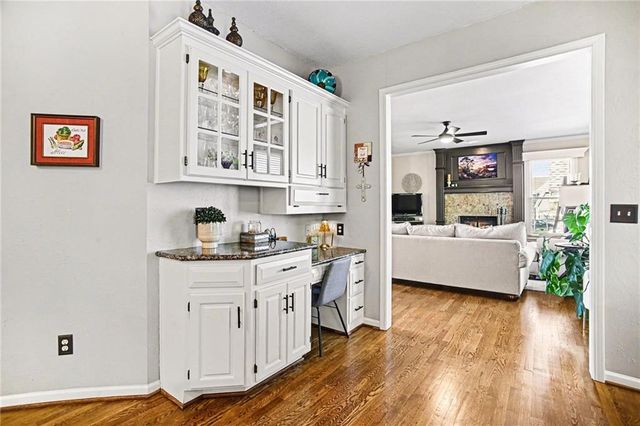 5420 W 132nd Terrace, Overland Park, KS 66209