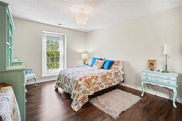 5420 W 132nd Terrace, Overland Park, KS 66209