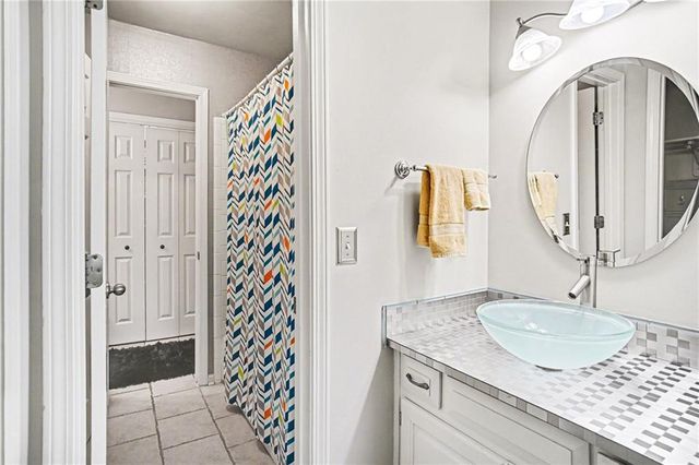 5420 W 132nd Terrace, Overland Park, KS 66209