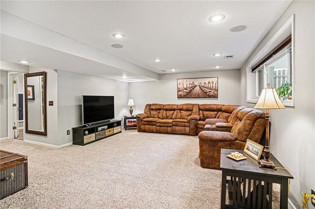 5420 W 132nd Terrace, Overland Park, KS 66209