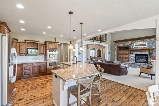 916 COUNTRY LN, Farmington, UT 84025