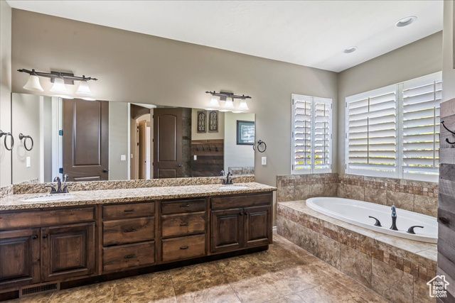 916 COUNTRY LN, Farmington, UT 84025