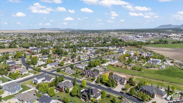 916 COUNTRY LN, Farmington, UT 84025