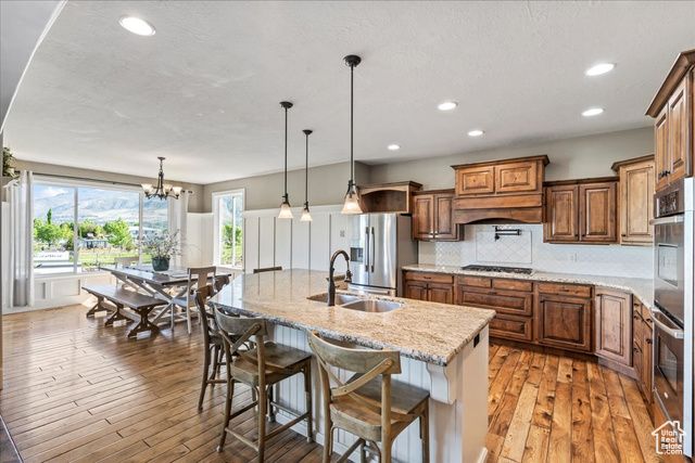 916 COUNTRY LN, Farmington, UT 84025
