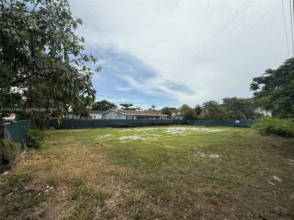 201 NW 11th St, Fort Lauderdale, FL 33311
