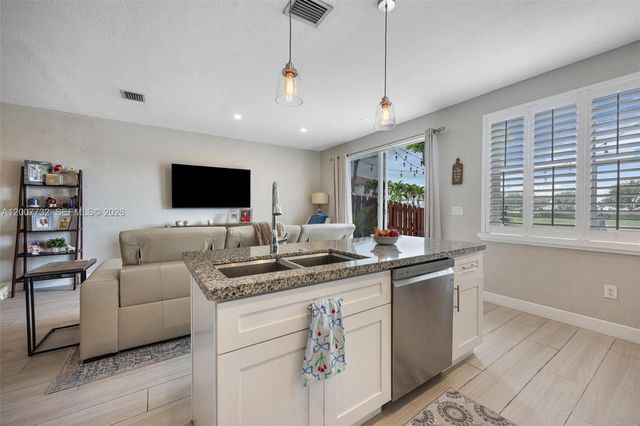 8070 NW 108th Pl, Doral, FL 33178