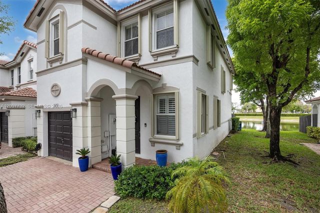 8070 NW 108th Pl, Doral, FL 33178