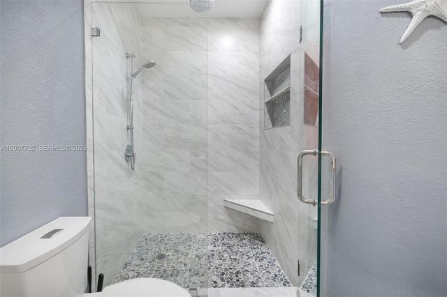 8070 NW 108th Pl, Doral, FL 33178
