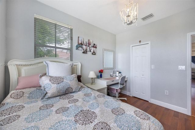 8070 NW 108th Pl, Doral, FL 33178