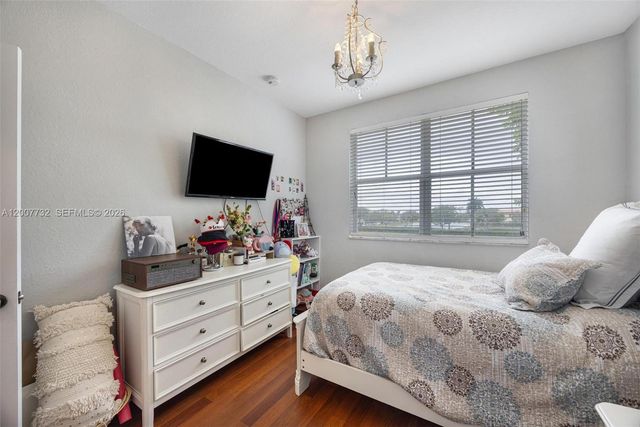 8070 NW 108th Pl, Doral, FL 33178