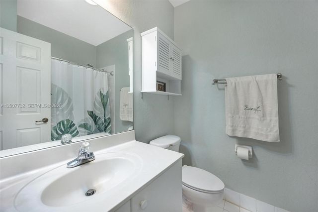 8070 NW 108th Pl, Doral, FL 33178