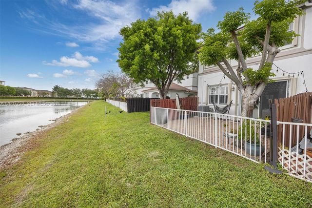 8070 NW 108th Pl, Doral, FL 33178