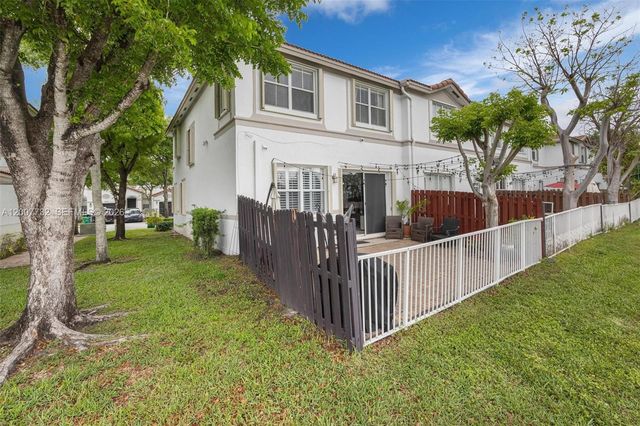 8070 NW 108th Pl, Doral, FL 33178
