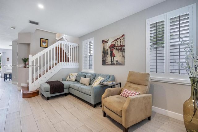8070 NW 108th Pl, Doral, FL 33178