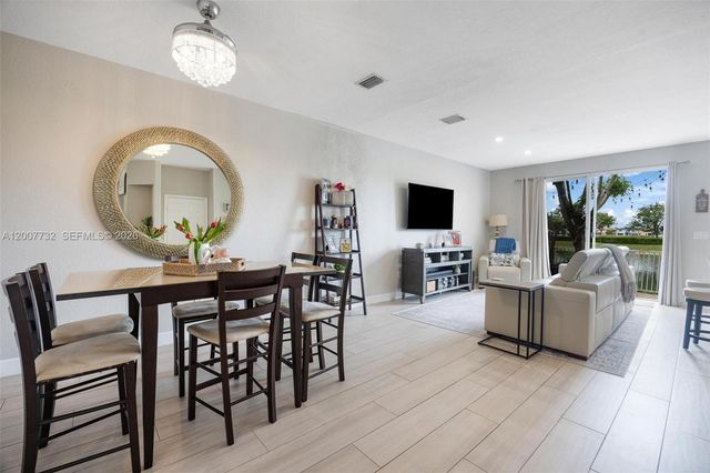 8070 NW 108th Pl, Doral, FL 33178