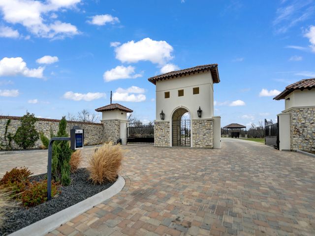 1052 Genoa Drive, Weatherford, TX 76087