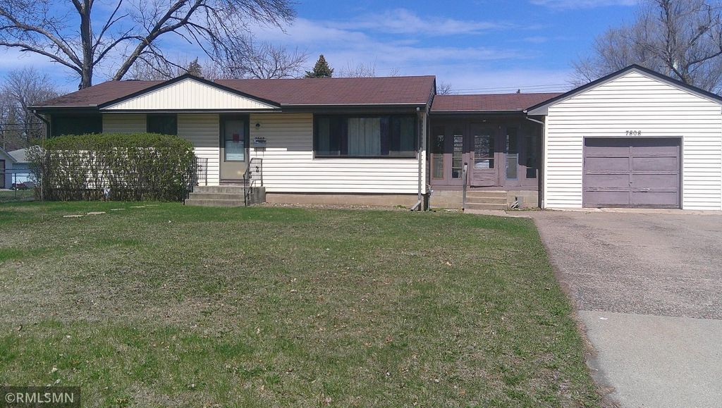 7808 Iris Drive N, Brooklyn Park, MN 55428