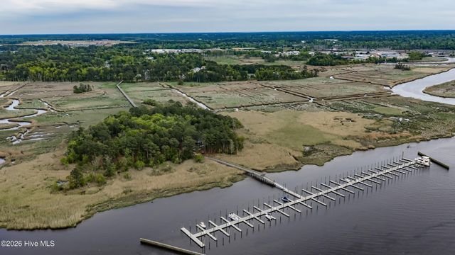 1636 Osprey Cove Court, Wilmington, NC 28401