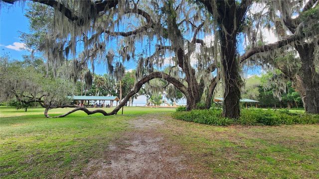 13495 SE 108TH COURT ROAD, Ocklawaha, FL 32179