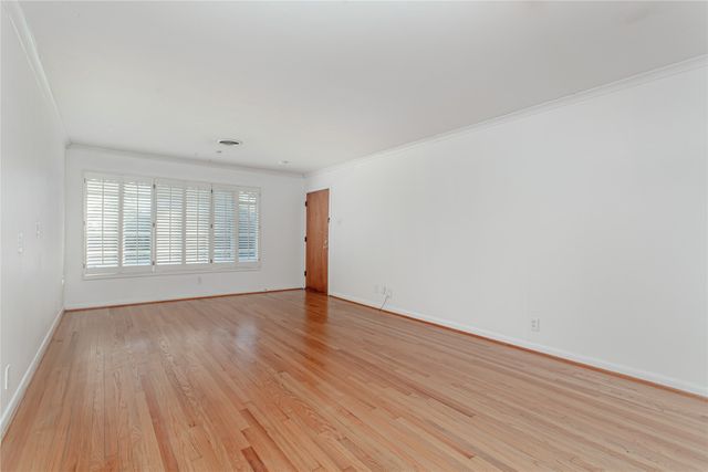 6523 E Mockingbird Lane, Dallas, TX 75214