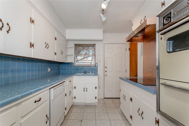 6523 E Mockingbird Lane, Dallas, TX 75214