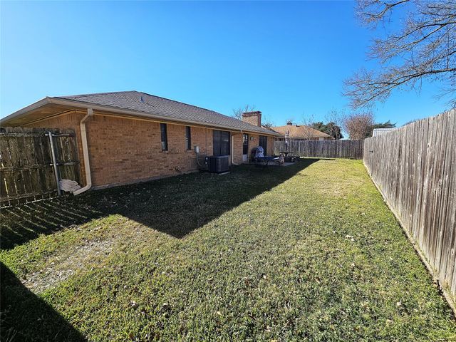 1103 La Villeta Street, Mexia, TX 76667