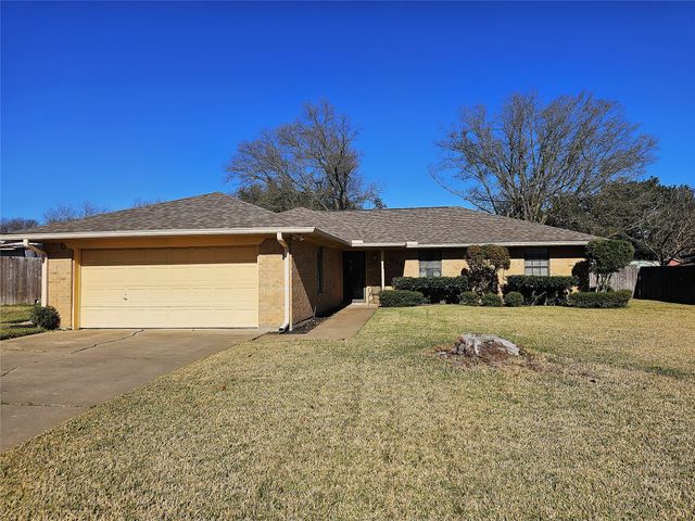 1103 La Villeta Street, Mexia, TX 76667