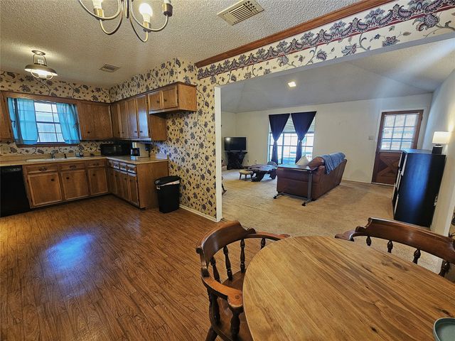 1103 La Villeta Street, Mexia, TX 76667