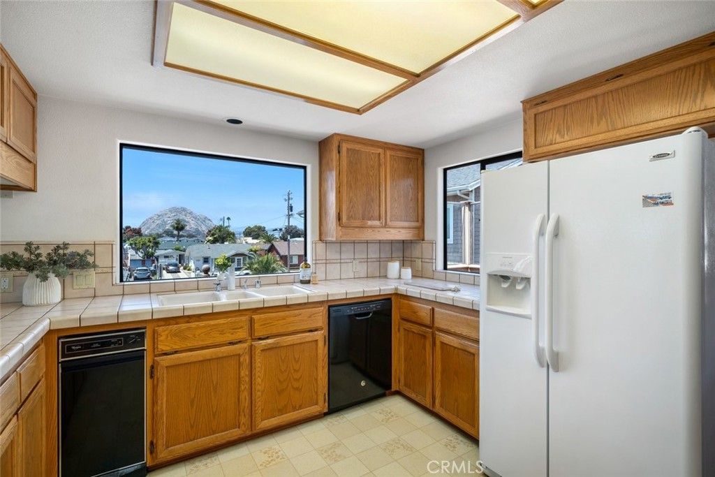 Image 11 of property listing at 435 Dunes, Morro Bay, CA 93442